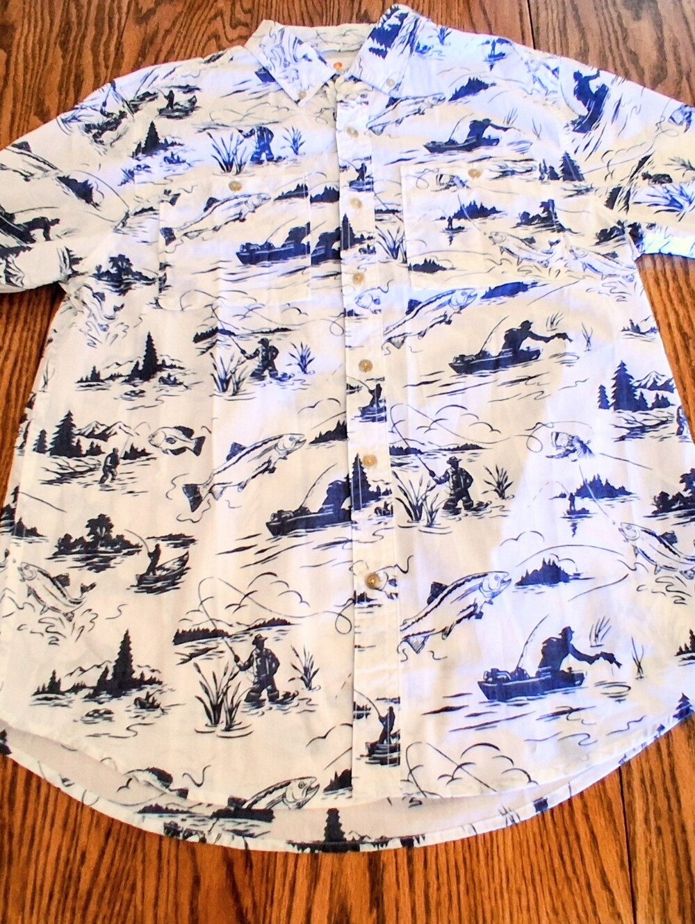 NWT Mens Buttoned Shirt, White With fishing Print, BY Sun River,  Sz M